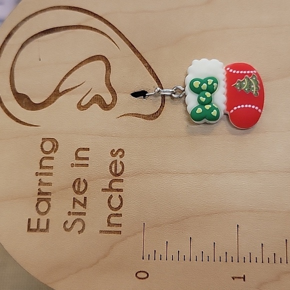 🔥LAST PAIR🔥 Christmas Stocking Drop Earrings - Picture 4 of 6